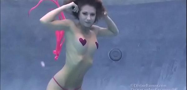  Underwater Topless in the Pool